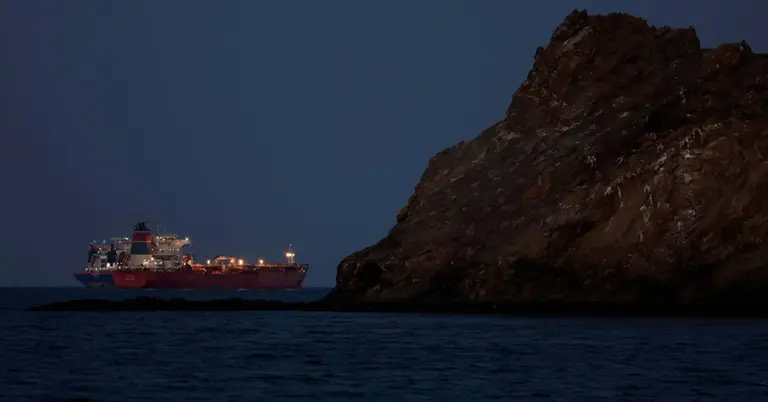 ক্যালিস্টো ট্যাংকারটি নোঙর করা অবস্থায় রয়েছে